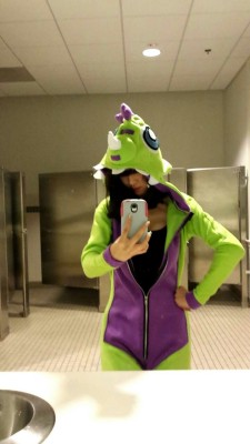 ruvvet:  Dino gnar onesie I made for a worlds finals pajama viewing party