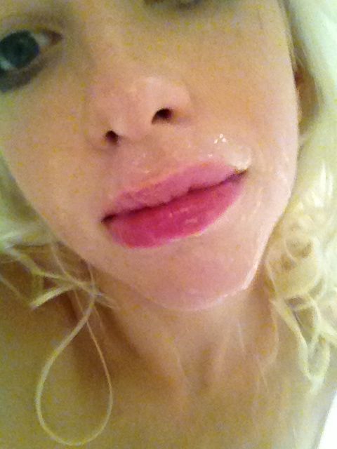 cherrythedoll: Cum. On my face..in my mouth xxx