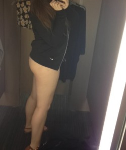 littleeegirl:  tempted to have some change room fun x