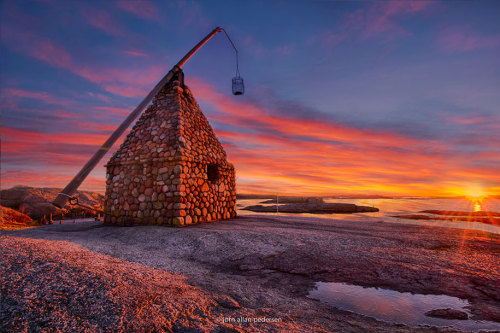 asylum-art-2:  10 Photos Of Norway’s Fairy Tale Architecture Norway started out as a kingdom in 872 and has existed ever since. It  has also saved quite a bit of its traditional architecture. Traditional  Norwegian architecture makes it look like a