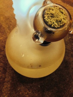cannamagazine:  killerstarburst:  baked—alaskan:  sometimes you just need a fat bowl   All the times. 