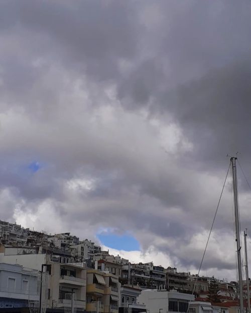 Piraeus, Greece, 2022 #piraeus #Greece #mikrolimano #holeinthesky #clouds #cloudy #sky #landscape #p