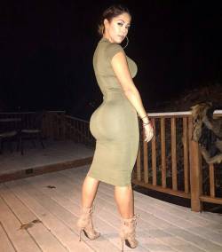 thicksexyasswomen:  thegrocerylist90:  #thegrocerylist