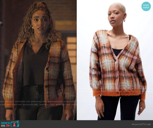 Kaela’s plaid cardigan on Charmed Lola Cardigan by Obey at PacSun, $80.99 See this outfit at W