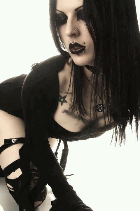 ilovegothgirls:  Sister of the Dark Pentagram porn pictures