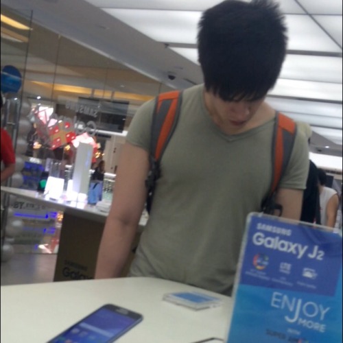 Hot guy in the mall bro