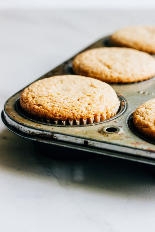 ugly–cupcakes:  SPICE CUPCAKES WITH CHAI FROSTING  
