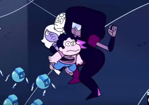 alexandot:  daily reminder that garnet can: fit her entire family in her lap hold them all in one arm 