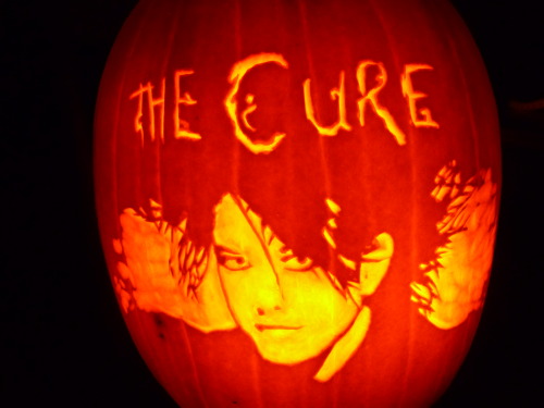 dancing-in-the-cemeteries: mouseborg: Happy Halloween everybody! This is my pumpkin. wow. just.. wow