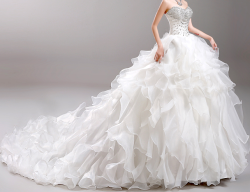 tbdresslove:  elegant ball gown wedding dress==>