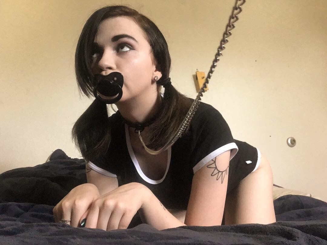 stoned-little-brat:    🖤goth bby🖤  Don’t forget to ask about my premium content