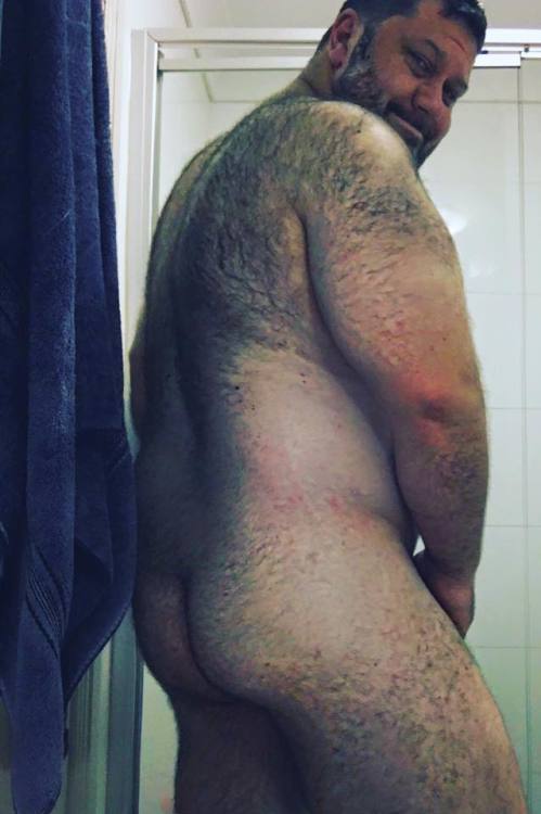 fhabhotdamncobs: sexybearsontheweb: No.7 Allan Bishop SBotW W♂♂F     (WARNING!   No &