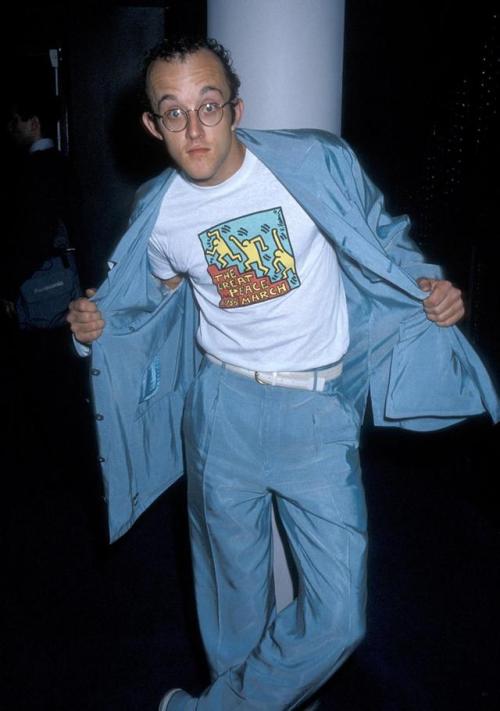 twixnmix:Artist Keith Haring attends the PRO-Peace Benefit to Raise Funds for the Great Peace March 