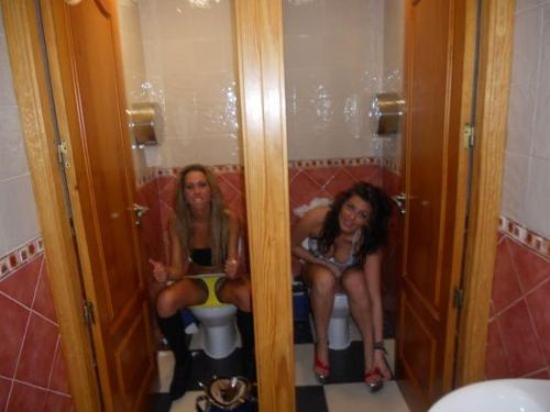 eupissinggirls: Dating for pee lovers pee pee toilet pic uploaded by kinky members