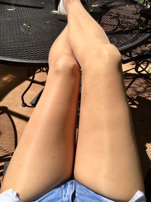 samanthanylons: Pantyhose and Sunshine ☀️