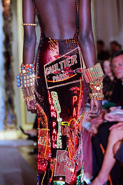 evilrashida:Jean-Paul Gaultier Fall/Winter 2000 Haute Couture. 