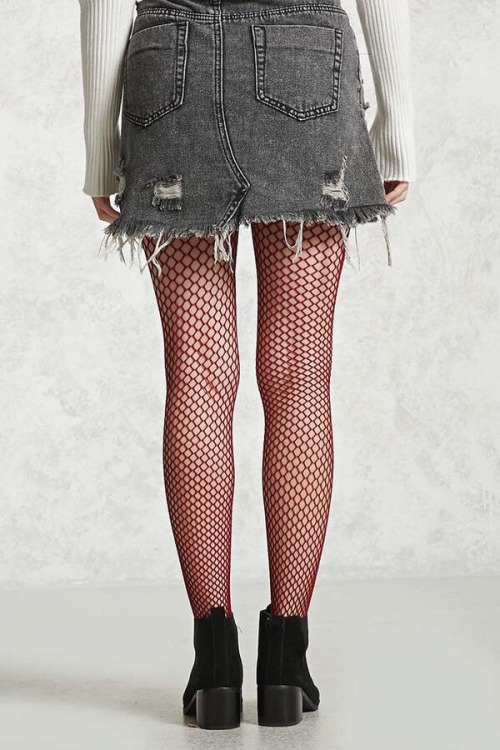 FOREVER 21 Sheer Fishnet Tights - shopstyle.it/l/eD3g A pair of sheer knit tights featuring a
