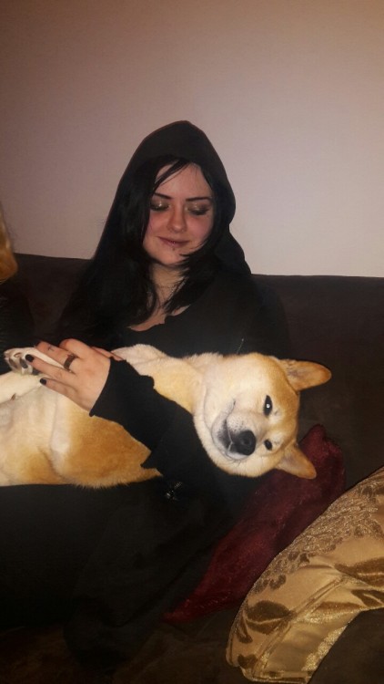 gorevaries13:44socioparty:Me pretending to be Mother Mary holding a divine corpse. woof woof wats fo