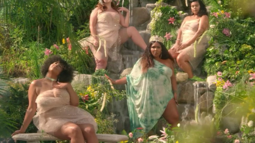 bolly-quinn:Lizzo’s visuals singlehandedly saved 2017