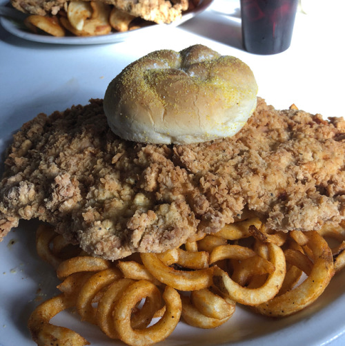 Porn This pork tenderloin sandwich was the best! photos