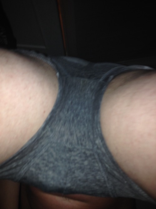 imtotallytrippingballs:  Some post wetting pics, desperation and wetting videos to come