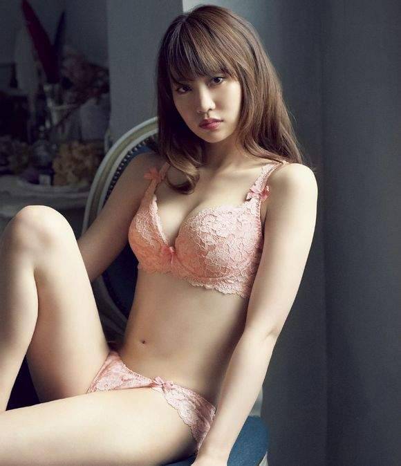 jpnbeauty:  モデル系キラキラ美女へ成長してきたAKB永尾まりや(２０)のエロ画像×３２ :