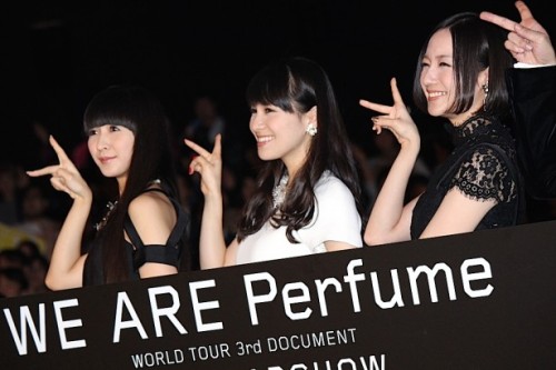 Porn Pics perfume-pta:    Perfume、結成15周年の決意「ずっと三人一緒に」