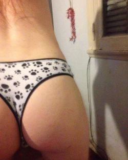 vermillionfloyd:Paw paw powah~ follow my back up account please @pelirrojah2 #cute #panty #sexy #amazing #view #followme #like #follow #picoftheday #pale #bootie #blackandwhite #linda #argentina  (en Buenos Aires, Argentina)