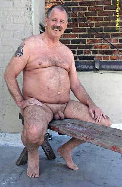 l have a thing about silver Daddies!