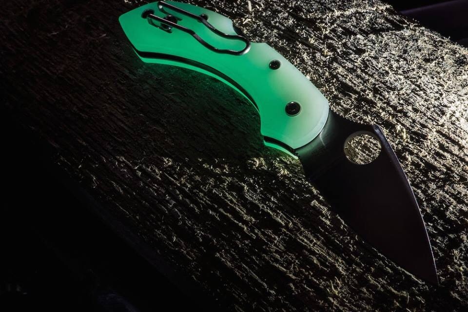 cuscadi:  Spyderco Dragonfly &amp; moonglow