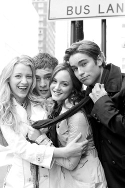 thebubblyblondeprepster:  deflaw:  gossipinq:  gossip girl crewww  holy crap they look so young  Stop. All of my feelings. 