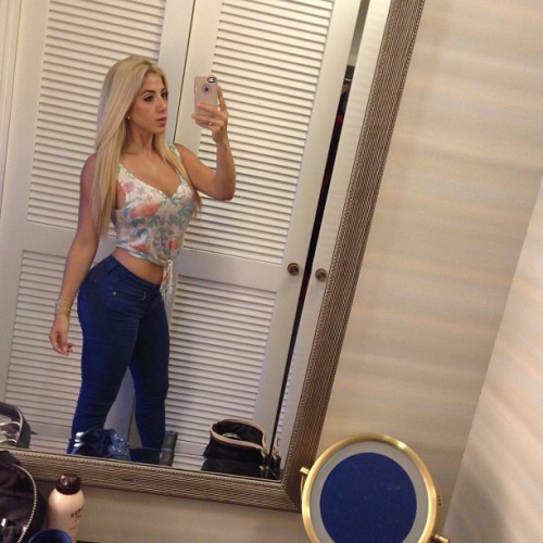 Source : sexyinstush.tumblr.com/ Instagram Name: valeria_orsini