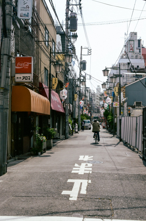 jaimiemlewis:Asakusa, Tokyo, 2014Photographer: Jaimie M Lewis