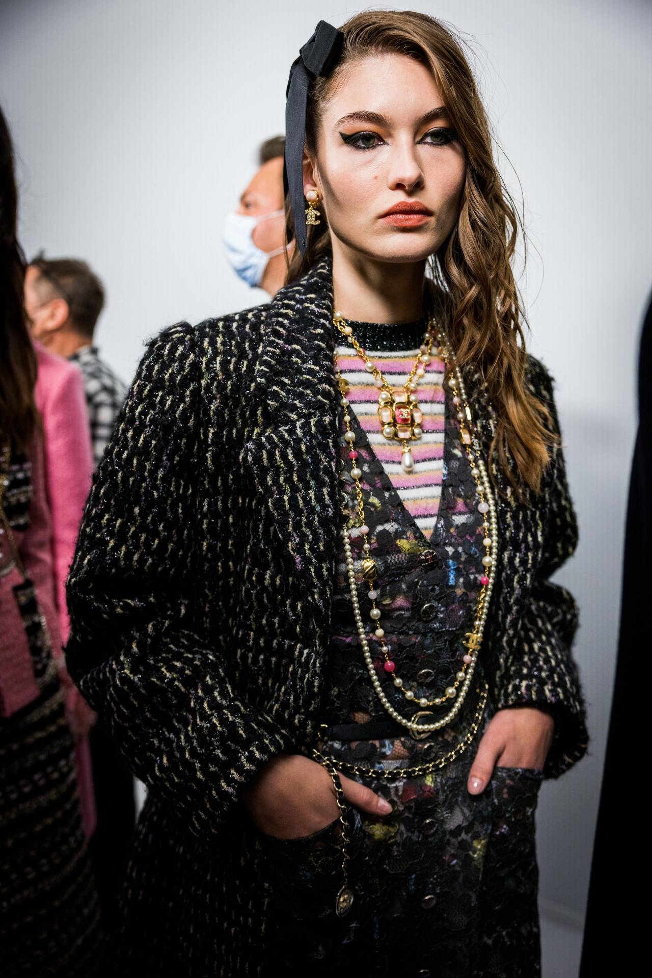 — Grace Elizabeth backstage Chanel Métiers d'Art...