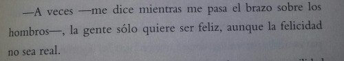 buenoslectores:  “Insurgente” de Veronica Roth.  