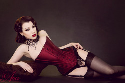 aurora-nordstern:  #lingerie #red #corset
