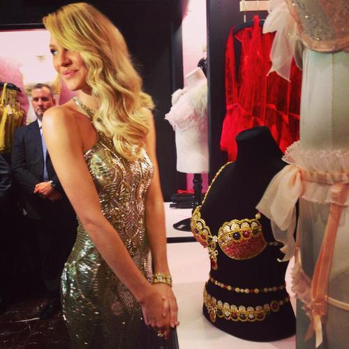 Candice promoting the &lsquo;Royal Fantasy Bra&rsquo; on Herald Square