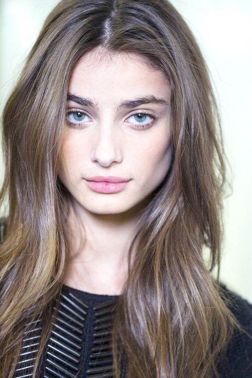 models-fashion111:  Taylor Marie Hill backstage at Ralph Lauren Fall 2015 - NYFW.