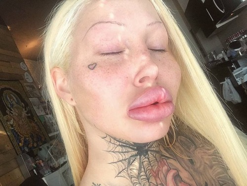 b-ch:666xdj777 aka Mary MagdaleneDas nenne ich Mal eine geile Fickfresse