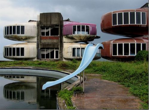 odditiesoflife:The Abandoned Sanzhi UFO Houses These colorful flying saucer-style buildings, located in the Sanzhi distr