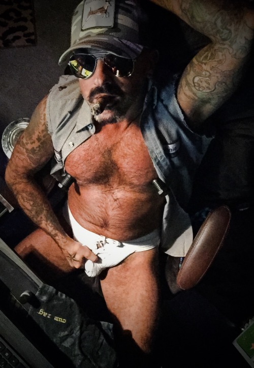 mydaddymen:  more?http://mydaddymen.tumblr.com/post/153496281211