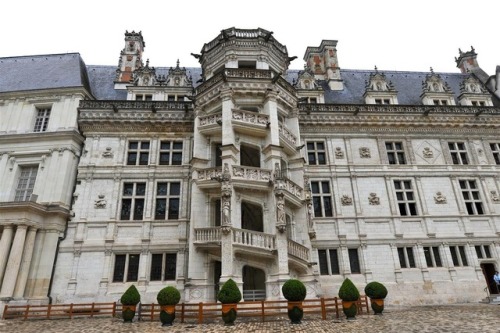 castlesandrampants:Château de Blois - Castles of France (11/?)@malvoliowithin @princess-of-france!!!