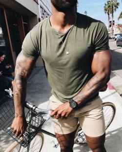 stayhungry-stayfree:  kevincarnell:  Ridin’