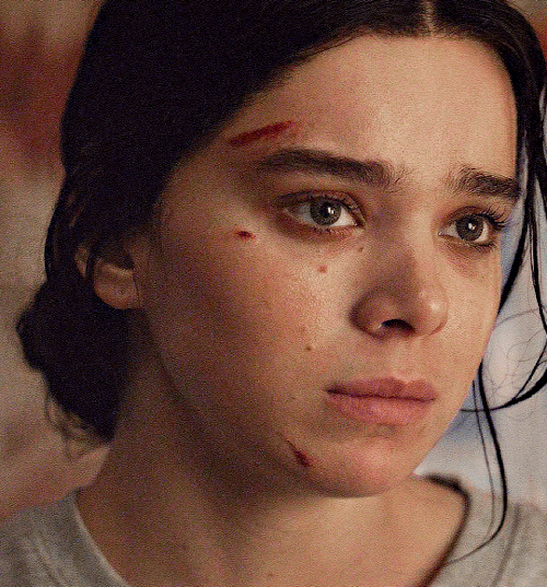 HAILEE STEINFELD As KATE BISHOP Hawkeye | 1.05
