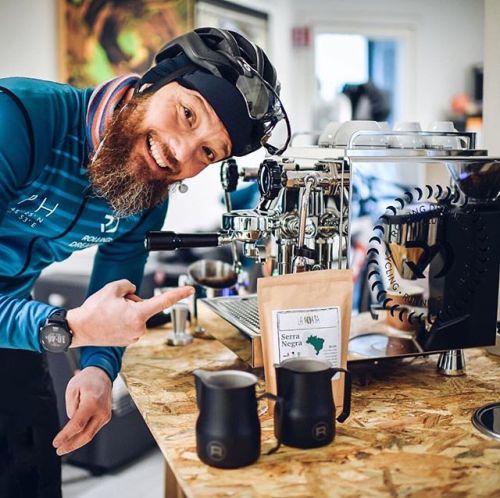 rocket-espresso:Coffee with @rollingdreamers #rocketpeople #rollingdreamers #rocketr58 ift.t