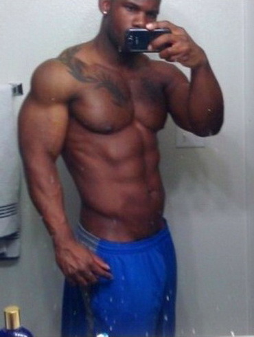 bossnmyownrite:  1champ27:  EAT ME  Damn!
