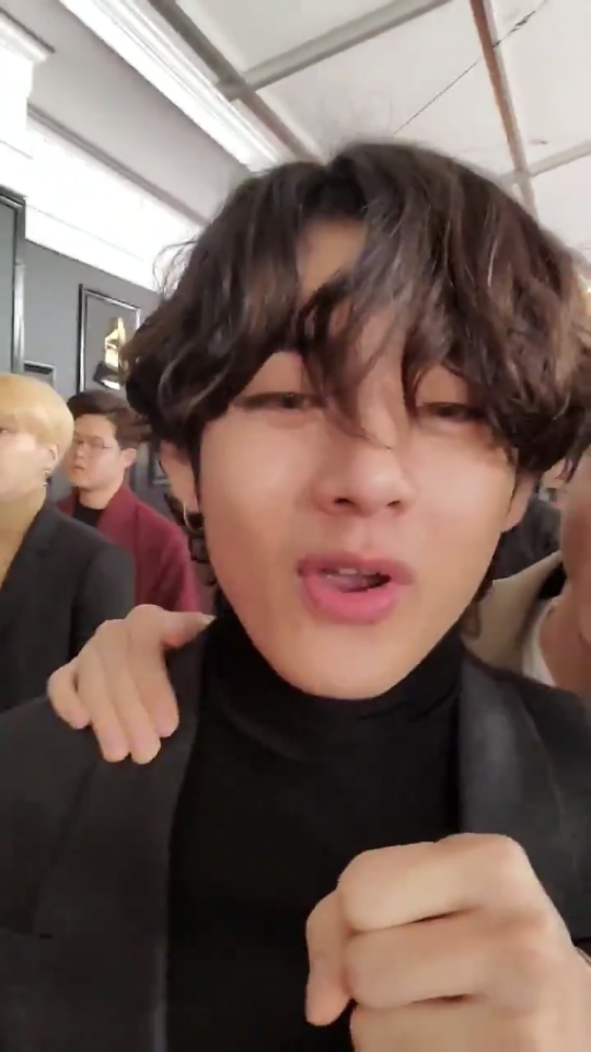 TAEHYUNG?!!?!(:!$/&,!,!!(/&,,&
