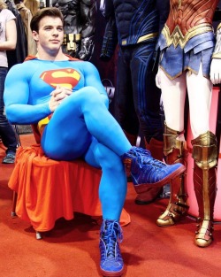 captnspandex:  @monkeyofsteel  Just…. unfff.