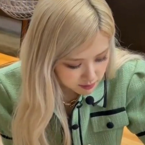 🍈° ﾉ . ₍ᐢ..ᐢ₎っ ROSiE On My Mind !!