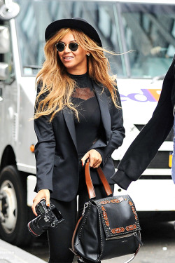 beyoncefashionstyle:  Out in NYC (July 15)